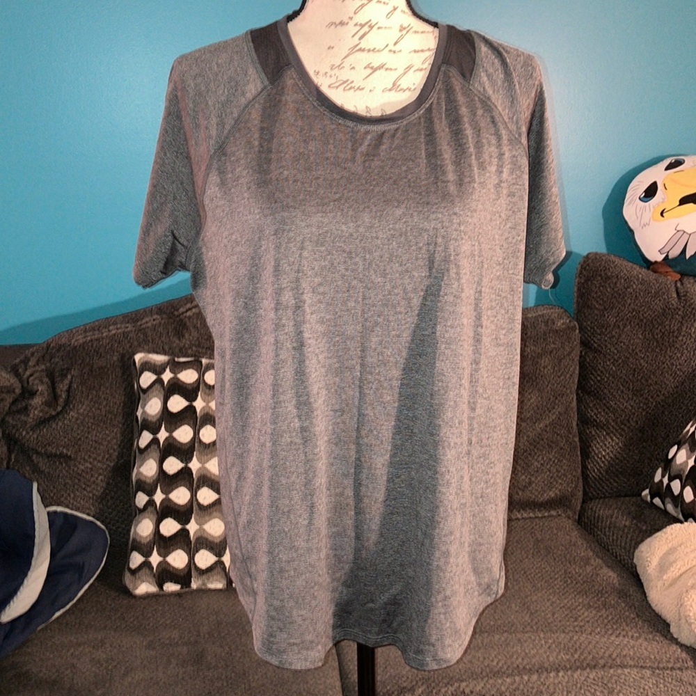 🎉4 for $20 Tek Gear workout shirt, XL